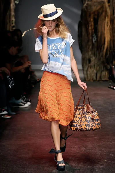 Look 32